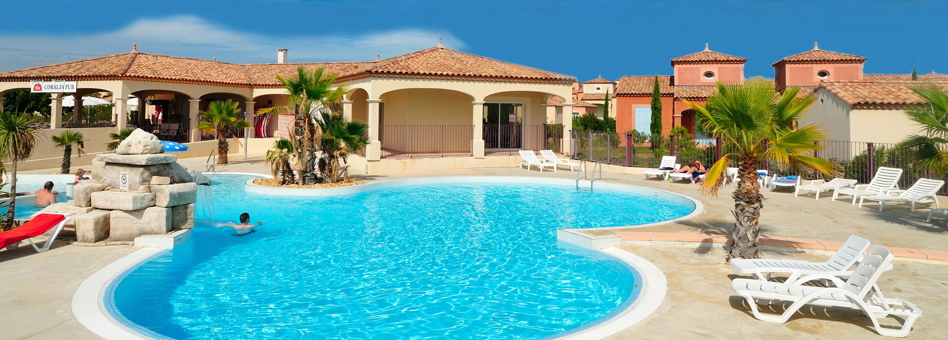 Locations de résidence vacances avec piscine : Coralia Vacances
