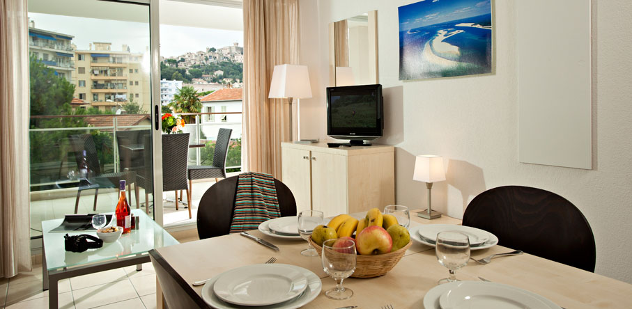 Résidence Le Crystal : location de résidence vacances à Cagnes-sur-Mer sur la Côte d’Azur