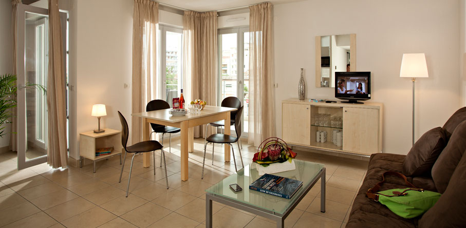 Le Crystal residence : Holiday rental in residence at Cagnes-sur-mer on the French Riviera